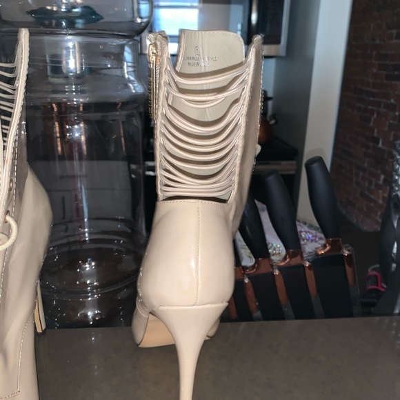 Latex booties - Picture 3 of 6